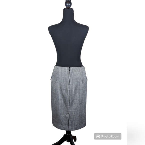 CALVIN KLEIN | Double-Button Pencil Skirt Size (6) - Picture 2 of 12